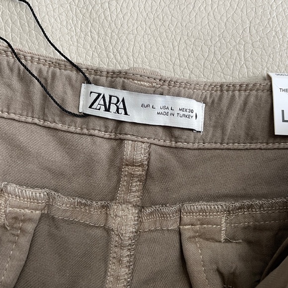 NWT - Zara Women’s ZW Collection Raw Edge Denim Short - Size L - Picture 12 of 13
